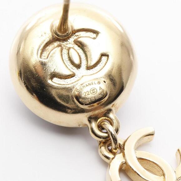 CHANEL Black Logo Earrings - Picture 3 of 6